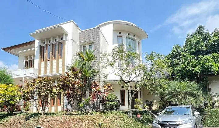 Alam dan Kemewahan! Rumah Eksklusif Prv, Luas, Nyaman, Prestisius