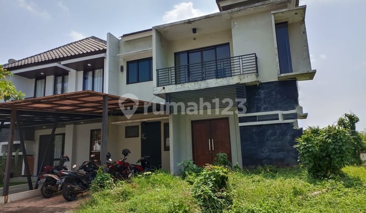 Rumah 2 Lantai Mewah Asri Dikawasan Elite Legenda Wisata, Bogor