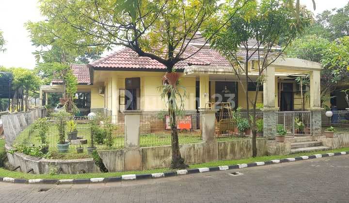 Rumah Hook 2 Lantai di Lingkungan Elite Kemang Pratama, Bekasi