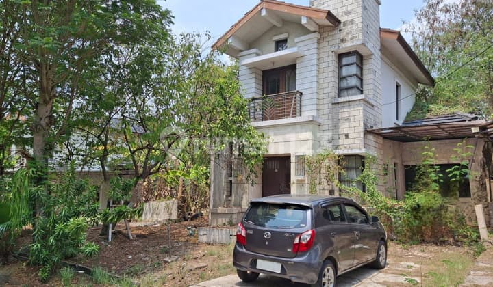 Rumah 2 Lantai Butuh Renovasi di Perumahan Lippo Cikarang, Bekasi