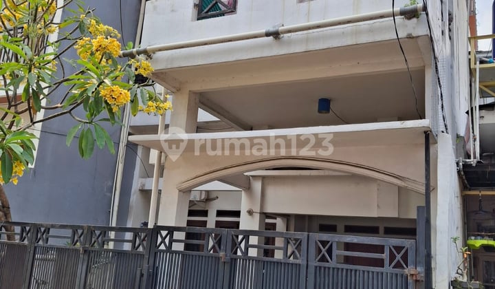 Rumah 2 Lantai Pusat Kota di Bintara Alam Permai Bintara, Bekasi