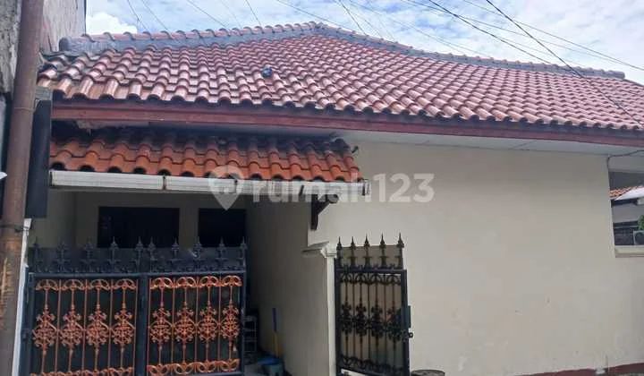 Newly Renovated House in Condet Kramat Jati, East Jakarta, Ready to Occupy