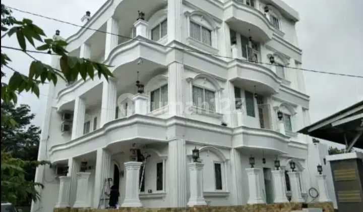 Rumah 3 Lantai Rooftop & Kolam Renang Siap Huni Jati Sari, Bekasi