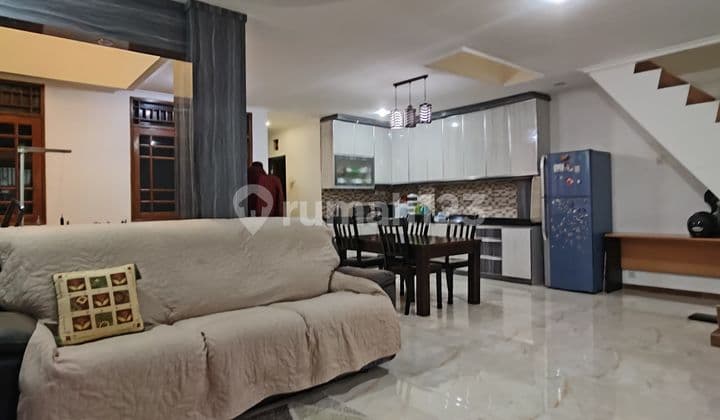 Rumah Cantik Lingkungan Nyaman Dekat Taman Area Benhil Pusat Kota Jakarta