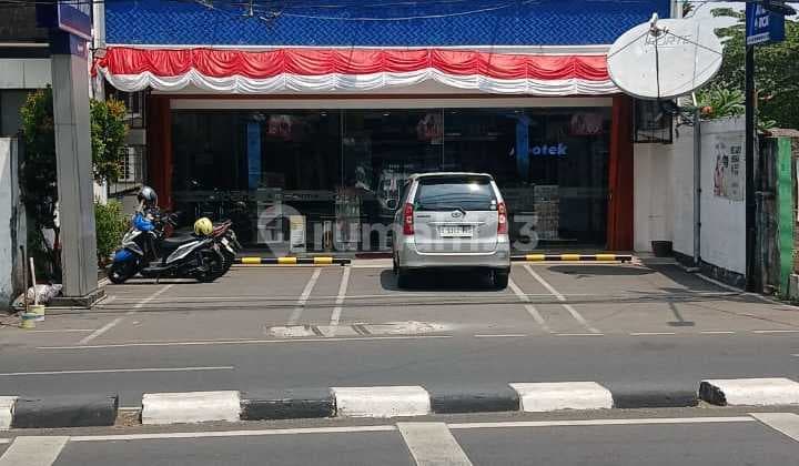 Pharmacy Business House and Boarding House in South Jakarta