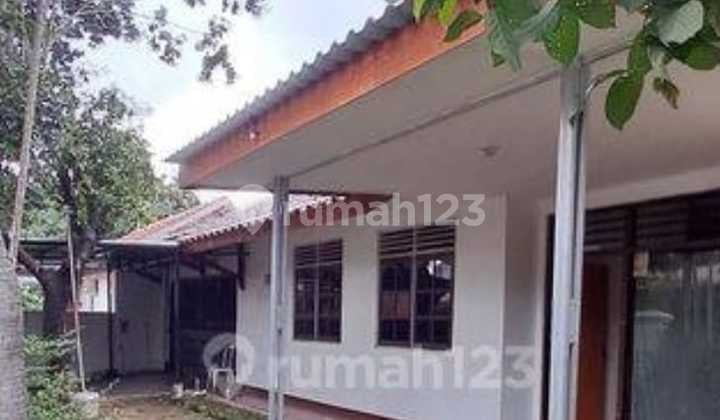 Rumah Klasik Dalam Komplek di Pejaten (Ey01)