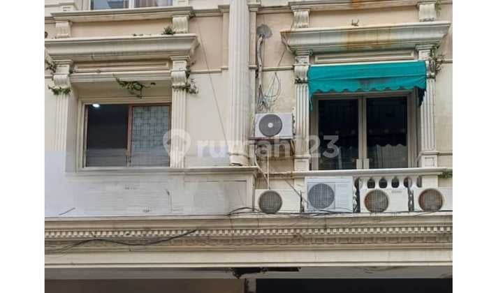 Ruko untuk Usaha dengan Lokasi Strategis di Tebet (Dm01)