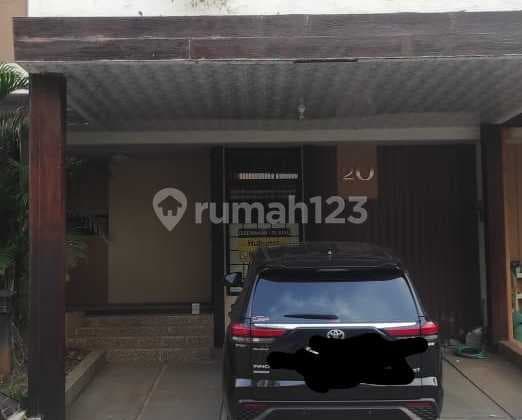 Disewakan Rumah 2 Lantai Patio Lippo Cikarang