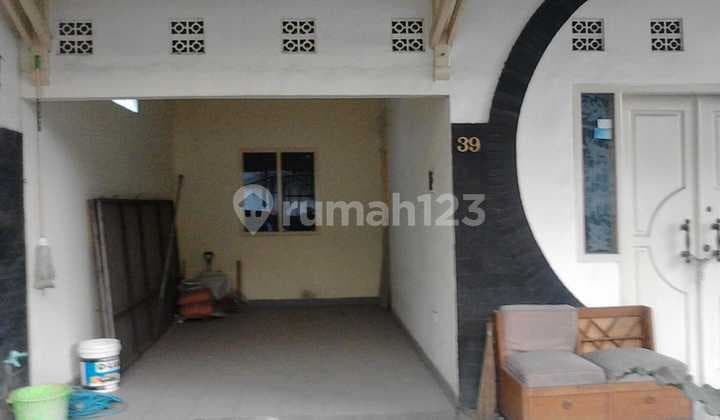 Strategic House near Margacinta Water Park Bandung