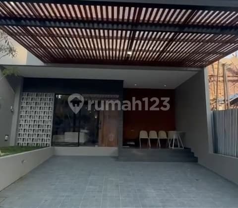 Rumah 2Lantai & Rooftop Powder Room di Riverside Setra Duta Bandung