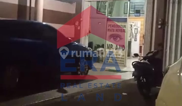 Shop House on Patimura Street, Batu 152 m with Certificate of Ownership