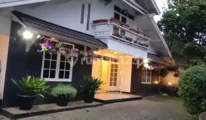 DIJUAL RUMAH BESAR ASRI COCOK UTK USAHA AIRBnB diCEPEDES BANDUNG