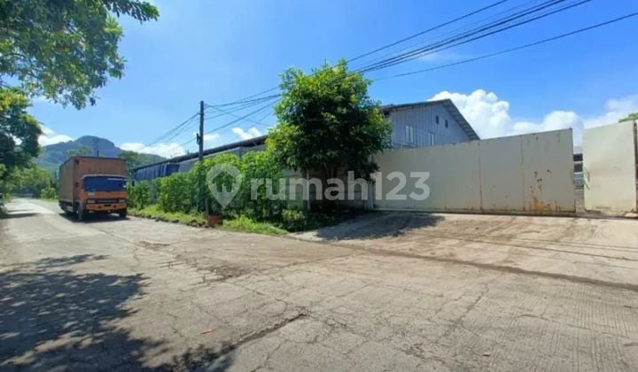 FOR SALE, READY-TO-USE GOOD WAREHOUSE IN CIMAREME PADALARANG