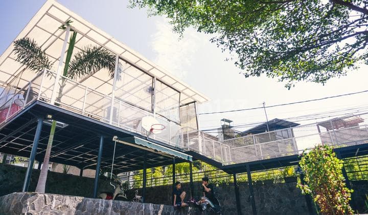 Dijual Ruang Usaha Villa Ada Cafe Dan Resto Aktif Di Cinunuk