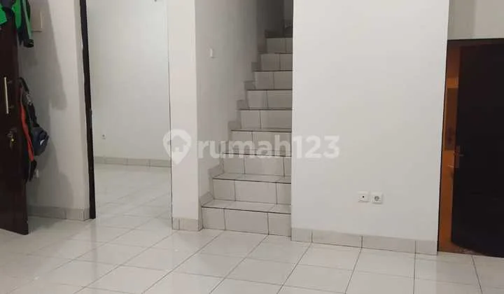 DISEWA RUMAH PALING STRATEGIS, BAGUS,SIAP PAKAI DILEGENDA WISATA