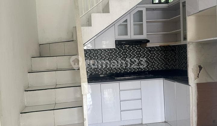 Rumah Murah, Bagus, Siap Huni, Strategis di Legenda Wisata-Bubur