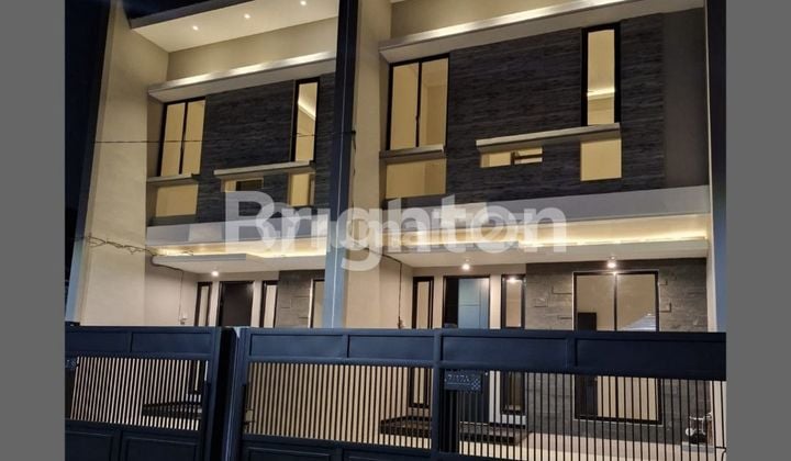 Rumah minimalis 2 lantai Klampis Semolo Timur