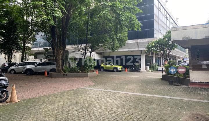 Quick Sale 3-Storey Building, SHM in Ampera Raya, South Jakarta