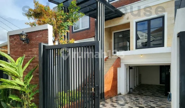 Rumah Modern Tropical Siap Huni di Veteran-Bintaro Jarang Ada