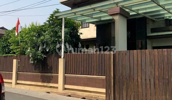 Rumah Mewah Siap Huni Dekat ke Pondok Indah di Bintaro Jakarta Selatan