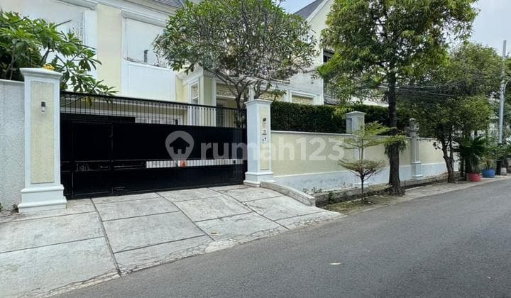 Classic Colonial Design House Near MRT Cipete Raya Best Deal