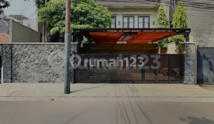 Rumah Eksklusif Senopati Area, Kebayoran Baru