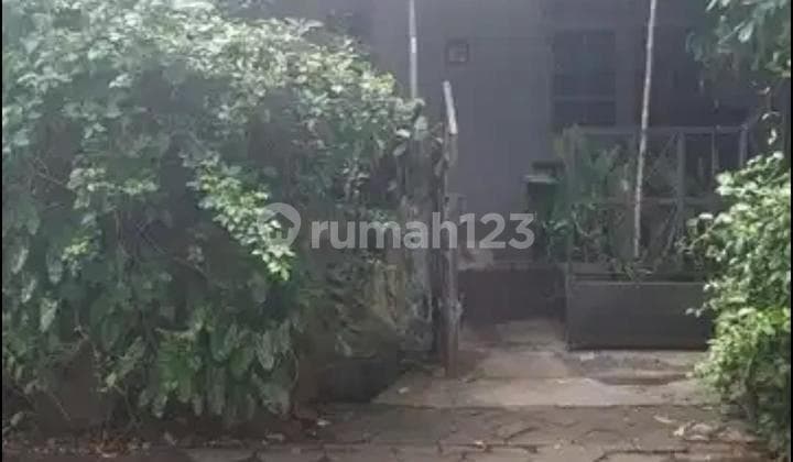 Rumah Semi Furnished SHM di Bintaro, Tangerang Selatan
