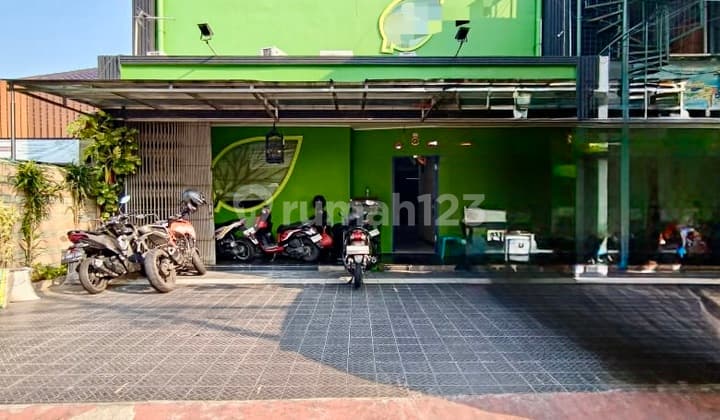 Gedung Dan Kantor Kosmetik Di Cempaka Putih 1, Jakarta Pusat