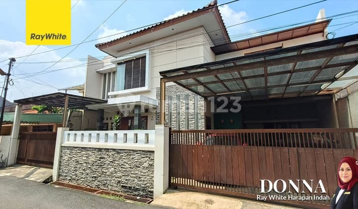 Rumah 2 Lantai Bagus Siap Huni di Pondok Bambu Bebas Banjir