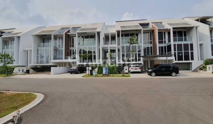 Rumah Mewah 3 Lantai Termurah di Asera One East Harapan Indah