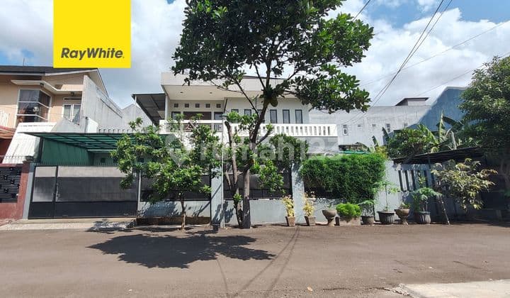 Rumah Besar Mewah Harga Murah di Harapan Indah Bekasi