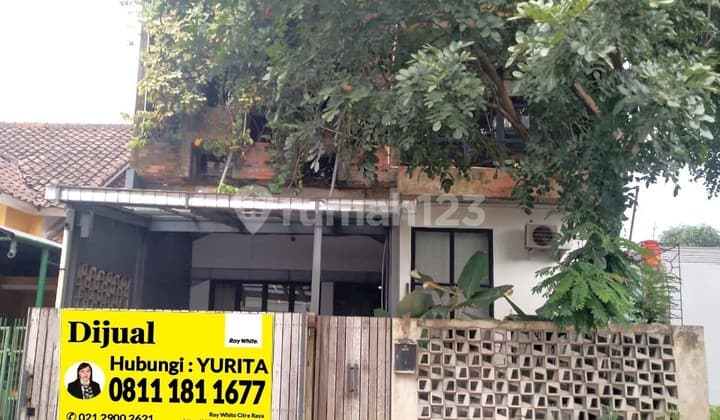Dijual Rumah Cantik 3 Lantai sudah Furnished di Taman Palma