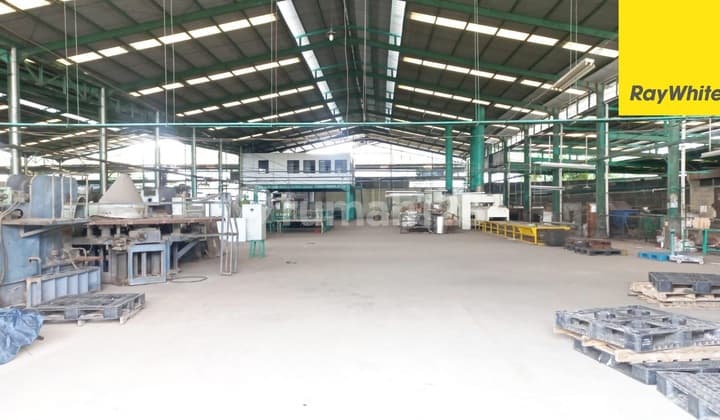 Nice Factory Rental fits 40-foot container on Jl. M. Toha Mauk