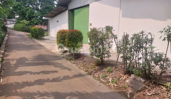 Warehouse for sale in Narogong, Bekasi, near the West Bekasi toll exit and the Cikampek toll road.