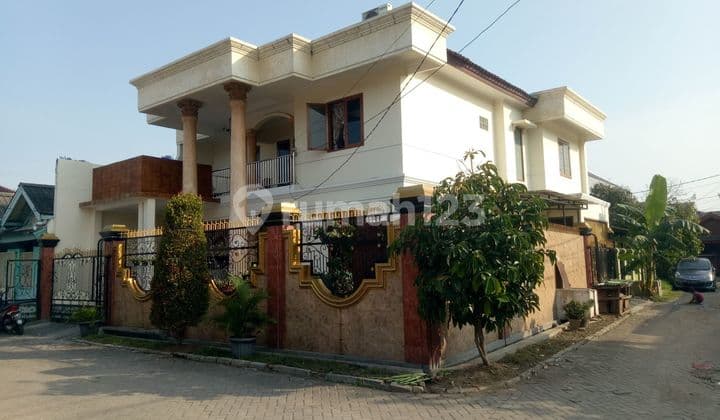 Rumah 2 Lantai Posisi Hoek Sudah Renovasi Jual Cepat, Thb Kota Bekasi