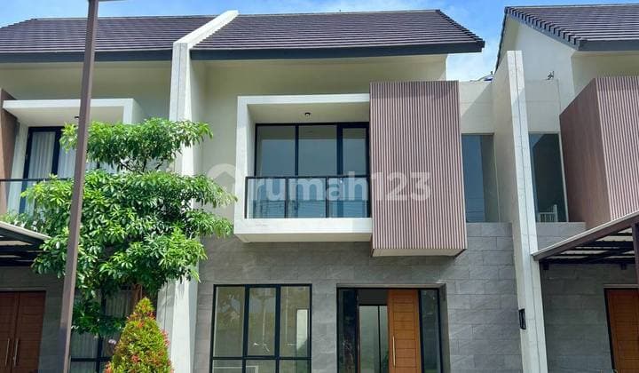 Rumah Baru di Central Park Juanda Tipe Calle 2 Lantai Depan Taman
