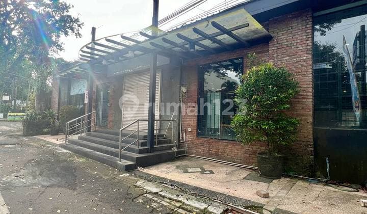 Sewa Rumah Usaha Jalan Semeru, Malang Posisi Hoek Ex Supermarket