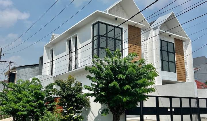 Rumah Baru Scandinavian di Darmo Harapan Indah 2 Lantai Tipe Hoek