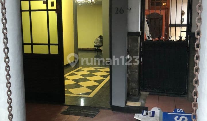 Rumah di petojo 2 Lantai ngantong jakarta pusat