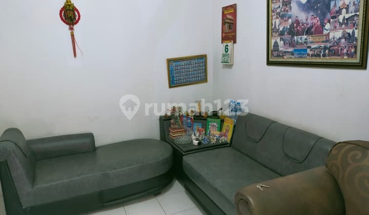 Old 2-story house in Petojo, Central Jakarta