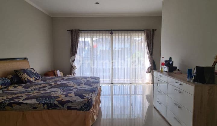 Rumah di kebayoran garden 2 Lantai Bagus