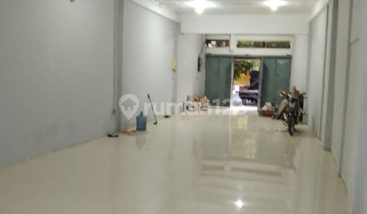 Ruko rapih siap pakai di sawah besar