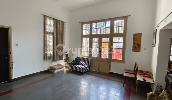 DIJUAL RUMAH BELANDA DI SAYAP JL KEBON KAWUNG BANDUNG