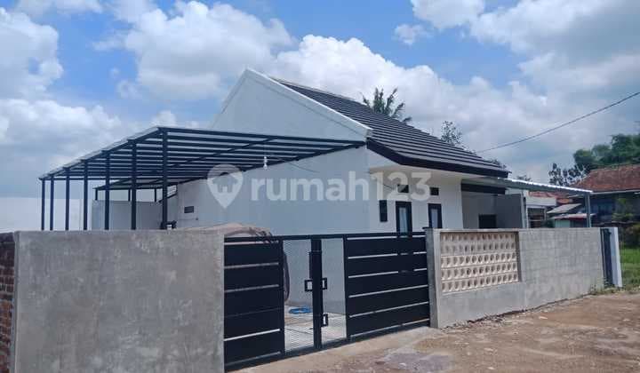 Rumah Modern Minimalis Di Jl. Kopo Bandung