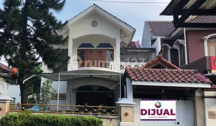 Di Jual Rumah Mewah 2 Lantai Posisi Hook di Duren Sawit.