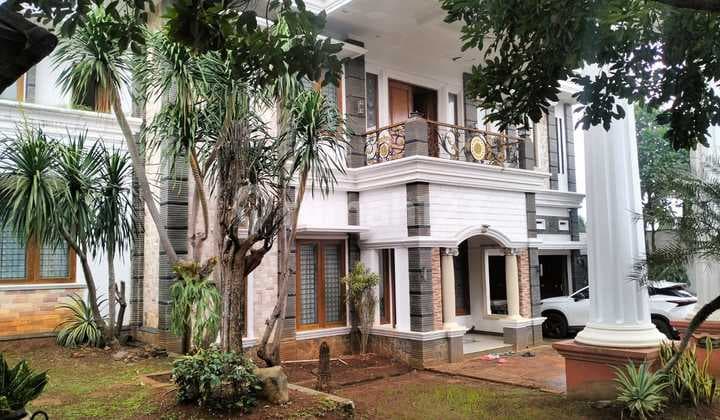 Di Jjual Rumah Mewah Plus Kolam Reang 2 Lantai di Jatiasih Bekasi Selatan
