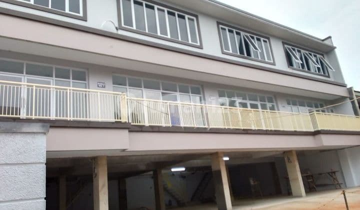 Disewakan ruko di area komersial dekat dengan pondok indah