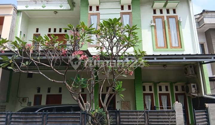 Rumah 3 Lantai, Bebas Banjir, Lokasi Strategis Dekat dengan St. Sudimara.