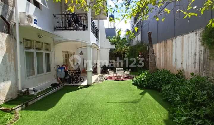 Rumah Luas & Nyaman di Bintaro Sektor 5 - Lokasi Strategis & Lingkungan Asri