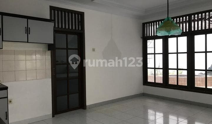 Dijual Rumah Luas Siap Huni di Bintaro Sektor 2, Dekat ke Jaksel!